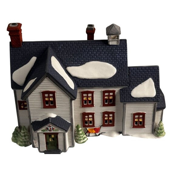 New England Village Series Pennsylvania Dutch Farmhouse Porcelain Lighted House - Picture 3 of 6